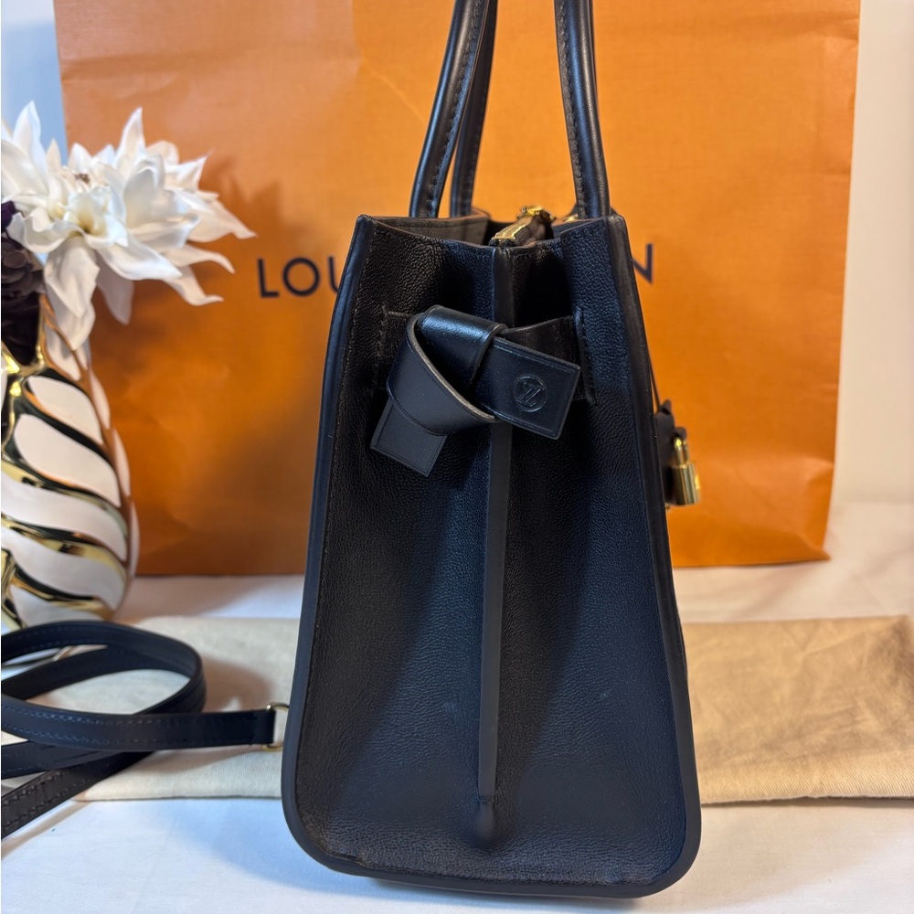 Gorgeous Louis Vuitton Very Mm Tote Black Sold - Picture 3 of 16